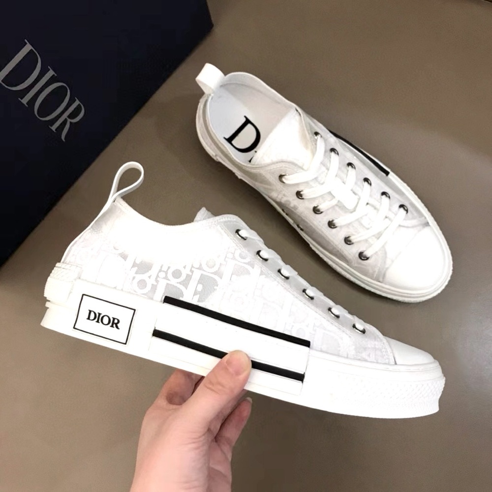 Beautiful White Leather Sneakers with Streamlined Design